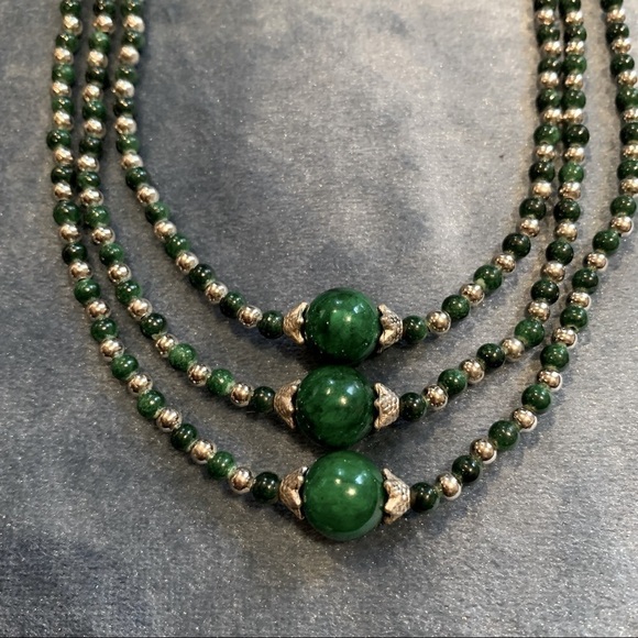 Emerald Green Glass Beaded Necklace - Picture 1 of 14